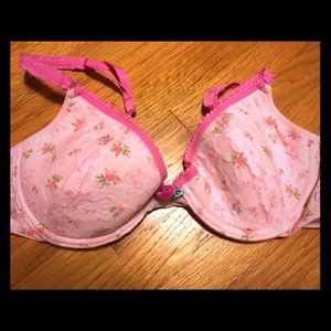 Sweet pink rose patterned lace bra